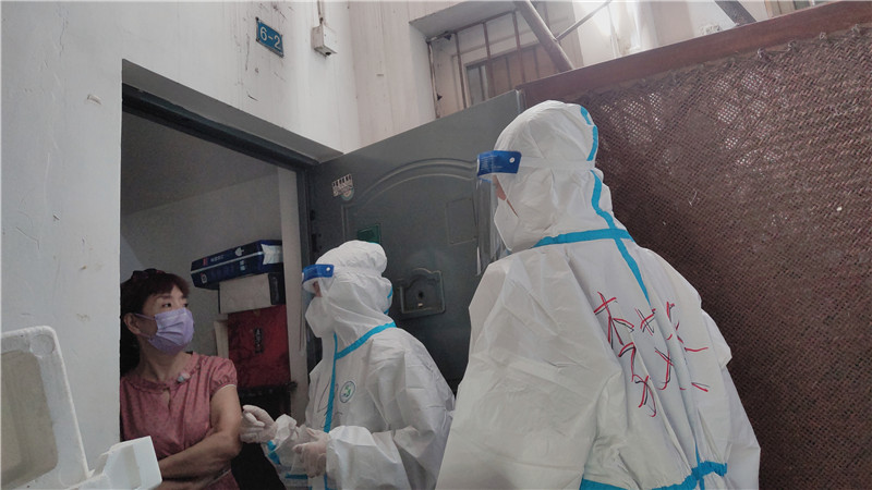 社区办凝心聚力战疫情众志成城渡难关