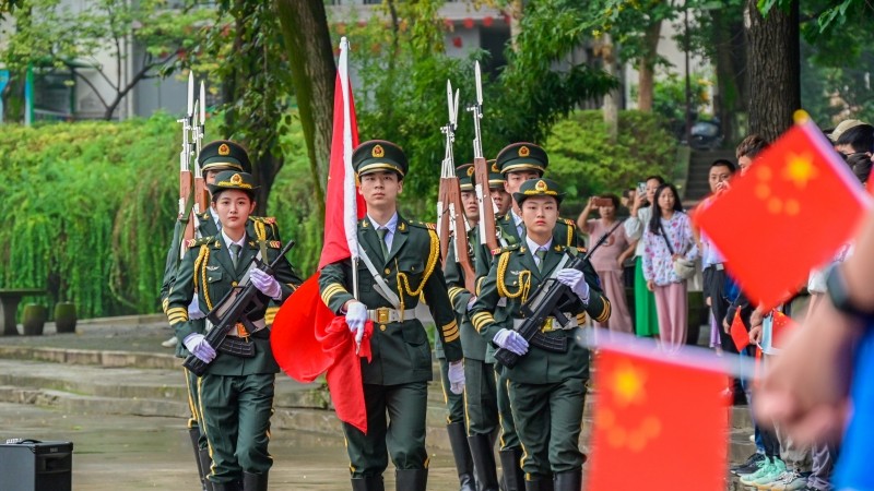 重庆大学举行2023年国庆升旗仪式
