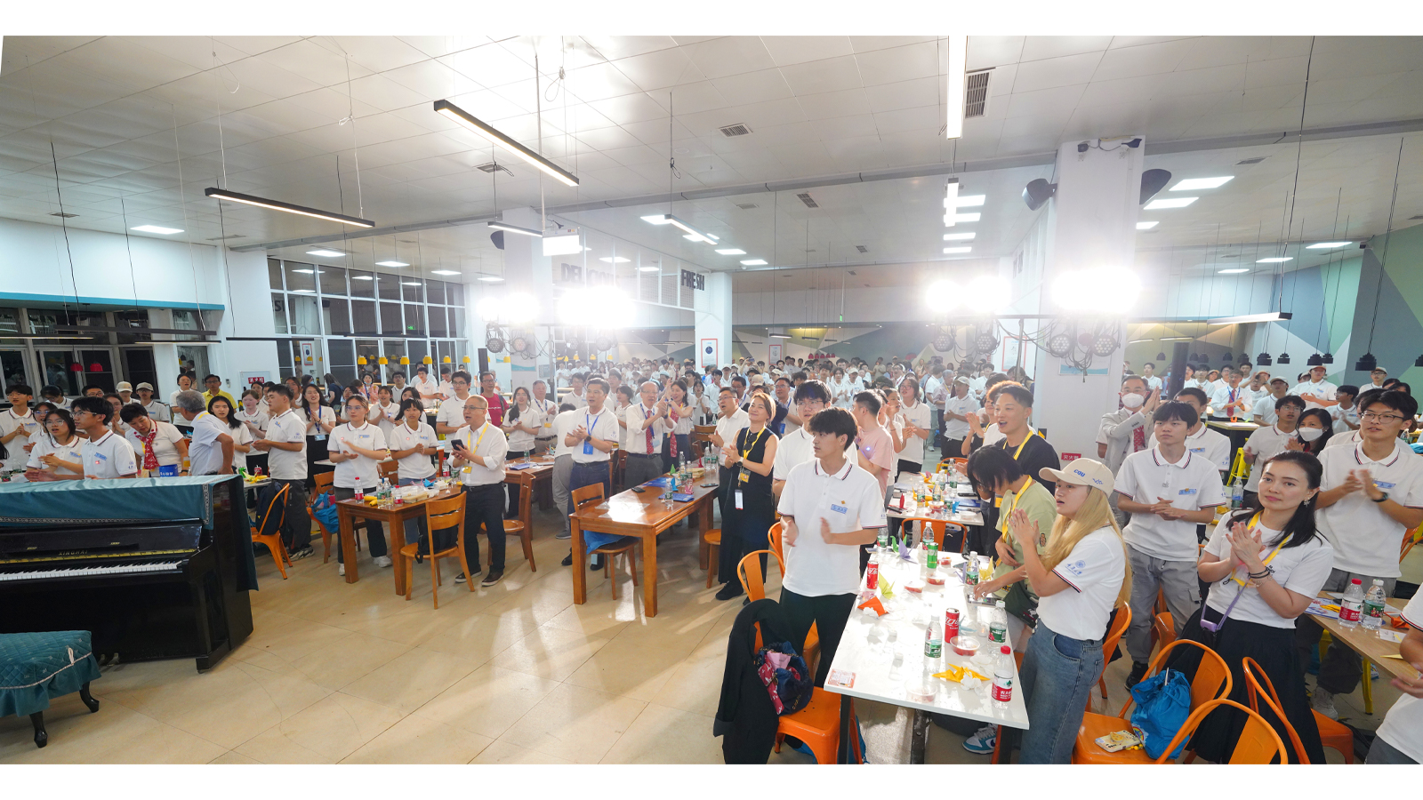晚会.jpg