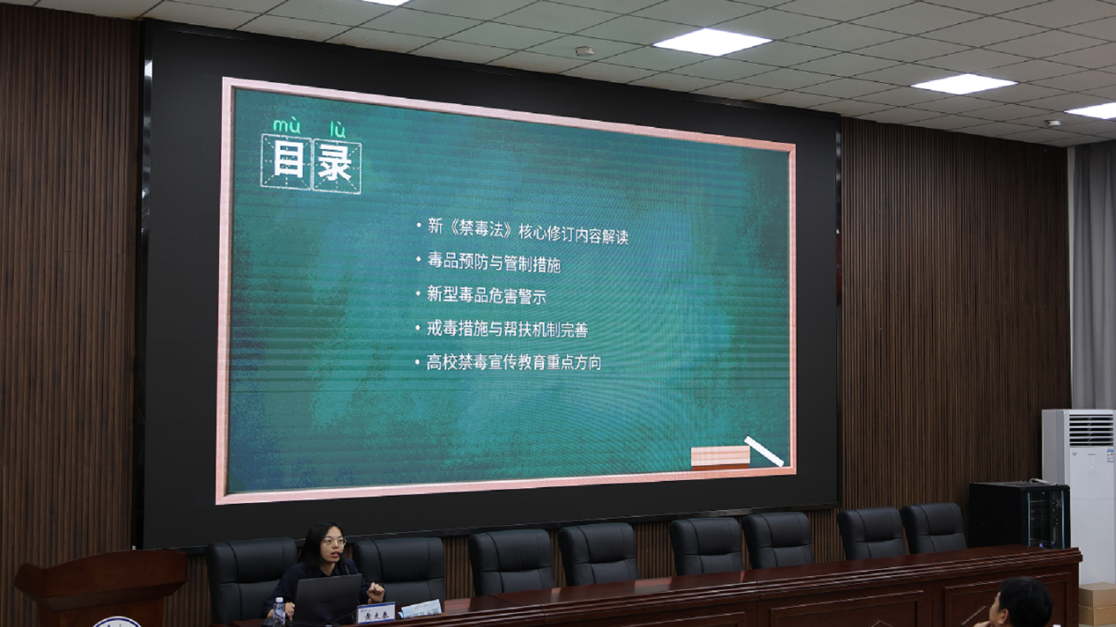 1600乘以900图片3.png