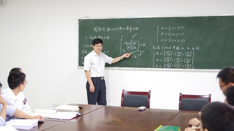 从讲台到科研，重大教授的“长距离竞技”育人之道