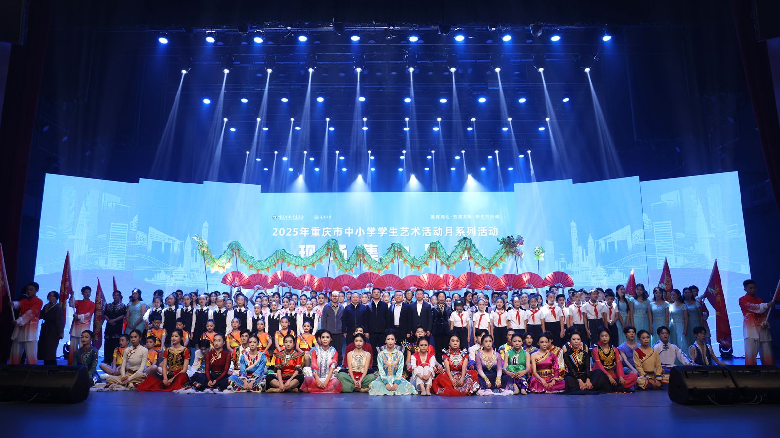 1762937089722184.jpg 合影_副本1.jpg