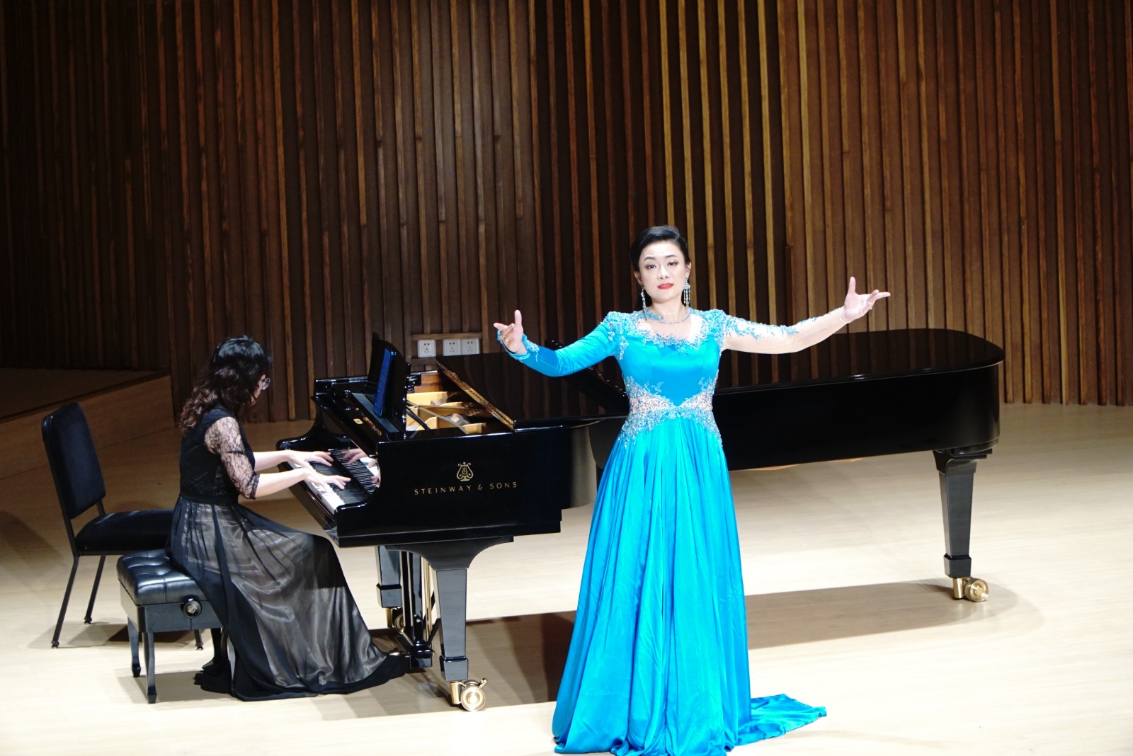 “双城和鸣·五载华章”成渝地区双城经济圈建设五周年主题音乐会在重庆国泰艺术中心举行