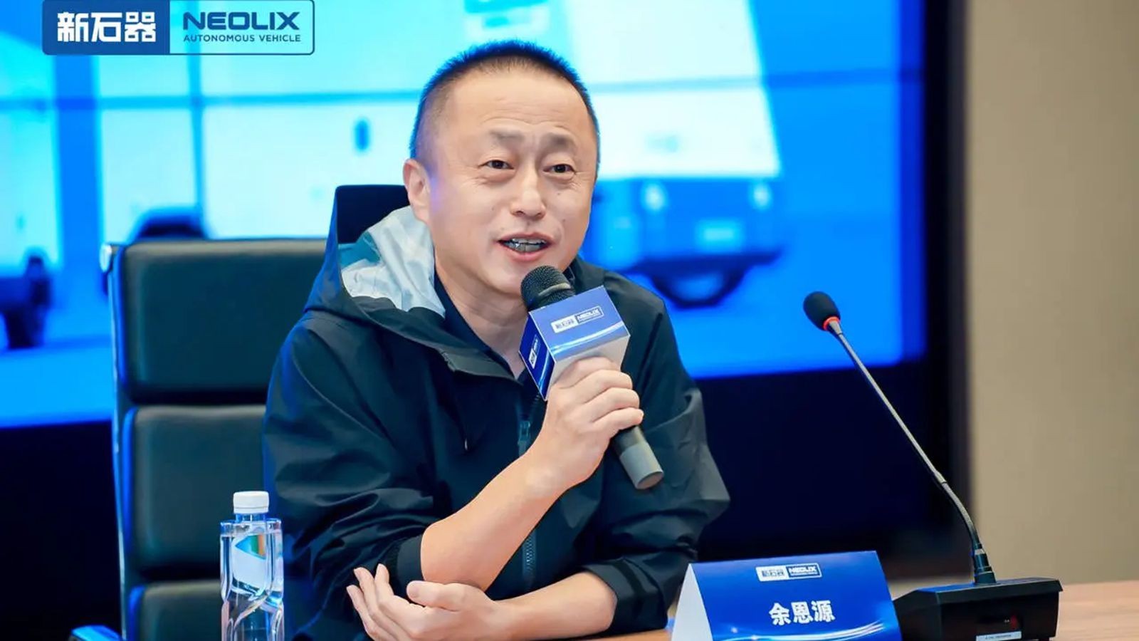 20余年扎根新物流，重大人将无人车开向全球！