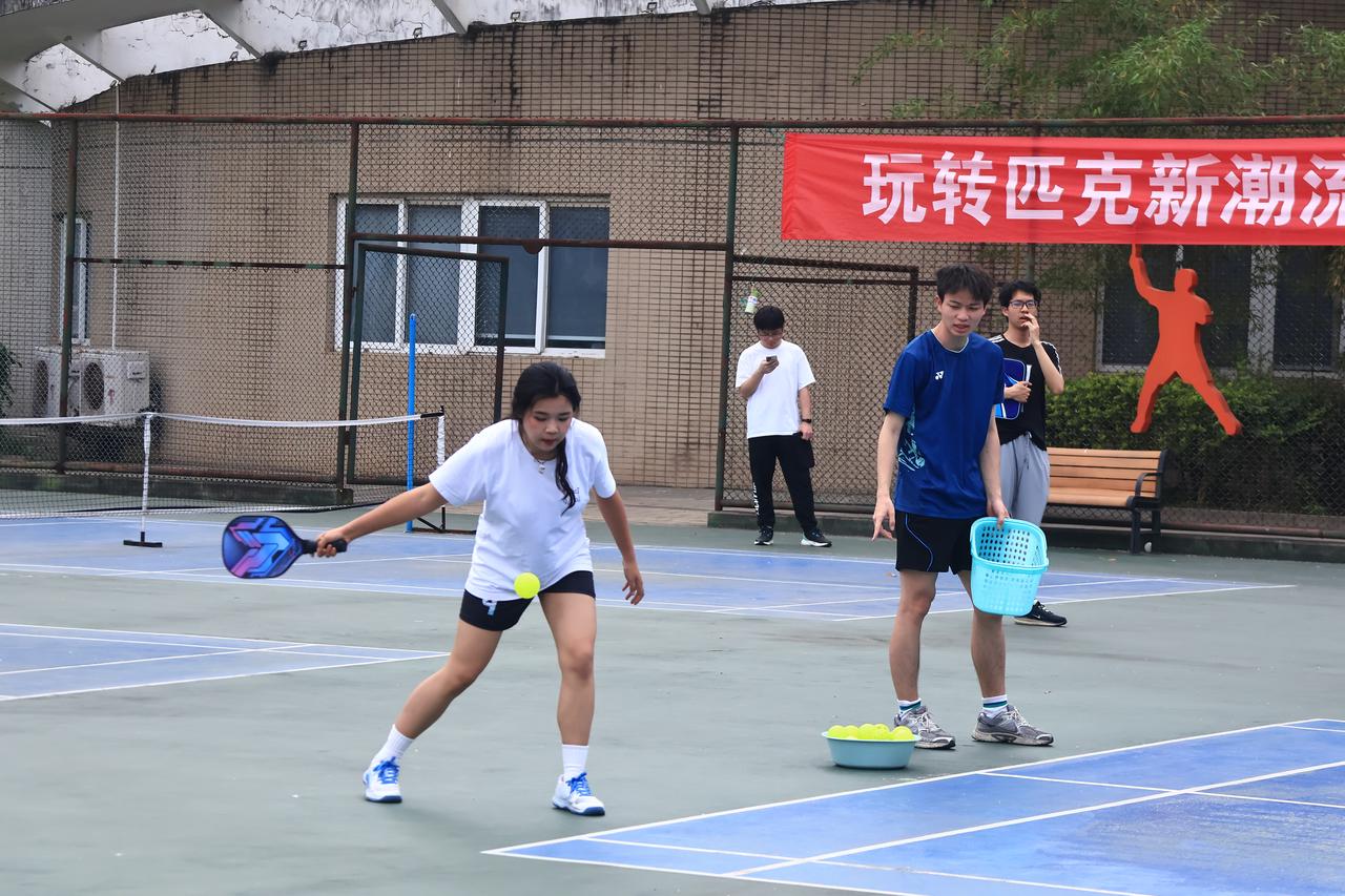 体育文化节 匹克球.jpg