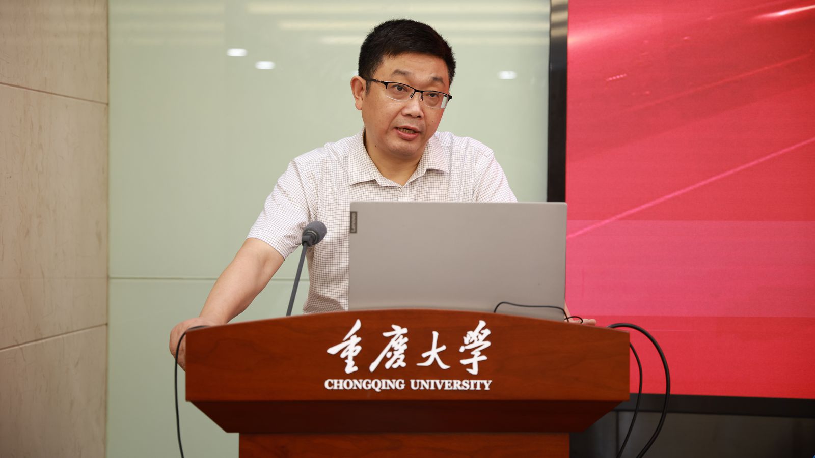 杨院长_副本.jpg