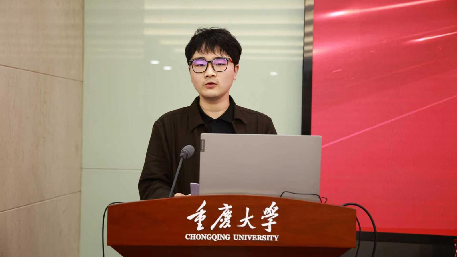 吴同学_副本.jpg